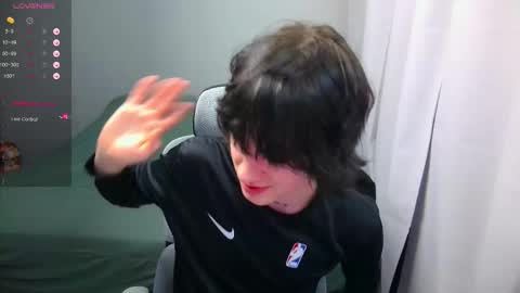 Snapshot of leonkissboy chatting on 2, 3, 2026 leonkissboy online show from 2, 3, 2026