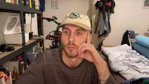 Leon online show from 15, 12, 2025