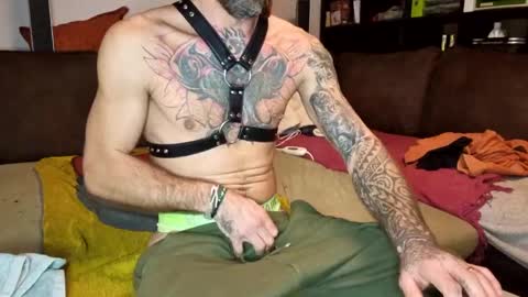 Snapshot of leorojas888 chatting on 2, 1, 2025 leorojas888 online show from 2, 1, 2025