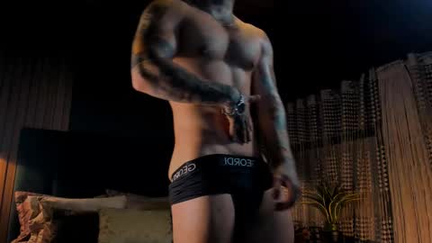 Snapshot of leosalvatore_ chatting on 25, 2, 2025 Leo Salvatore online show from 25, 2, 2025