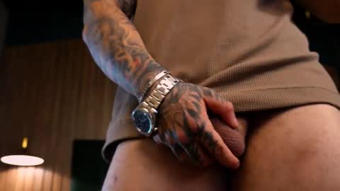 Snapshot of leosalvatore_ chatting on 11, 3, 2025 Leo Salvatore online show from 11, 3, 2025