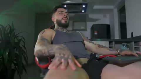 Snapshot of leosalvatore_ chatting on 16, 9, 2025 Leo Salvatore online show from 16, 9, 2025