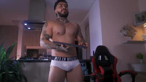 Snapshot of leosalvatore_ chatting on 10, 10, 2025 Leo Salvatore online show from 10, 10, 2025