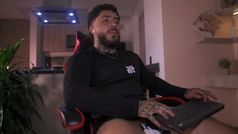 Snapshot of leosalvatore_ chatting on 24, 10, 2025 Leo Salvatore online show from 24, 10, 2025