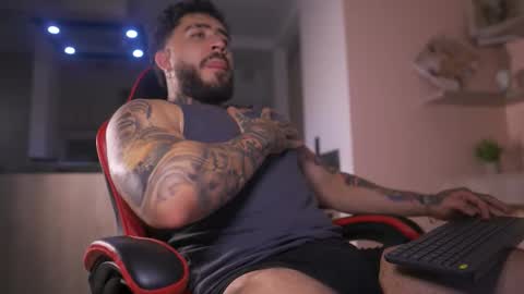 Snapshot of leosalvatore_ chatting on 27, 10, 2025 Leo Salvatore online show from 27, 10, 2025