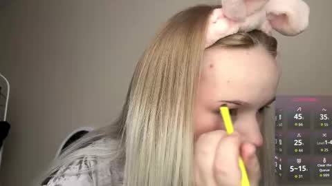 Hello everyone Im Lora Its my first day Were going to have fun together online show from 24, 2, 2026