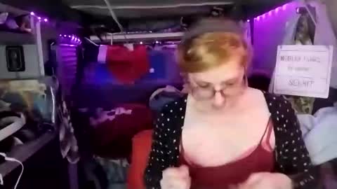 Snapshot of lesleygumgrass chatting on 22, 2, 2025 LesleyGumGrass- The Boring Trans girl online show from 22, 2, 2025