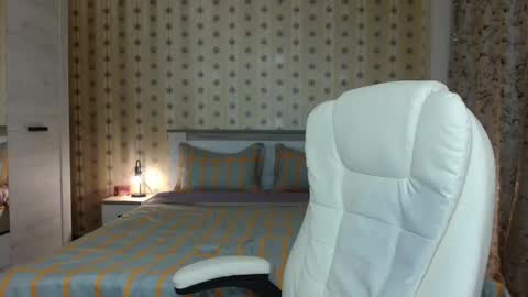 leslie_secret online show from 23, 1, 2025