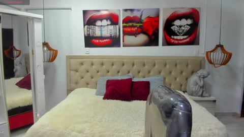 Snapshot of leslieanddrako chatting on 7, 6, 2026 L E S L E Y AND D R A K O online show from 7, 6, 2026