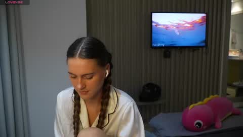 LeslieKorfs online show from 29, 6, 2026