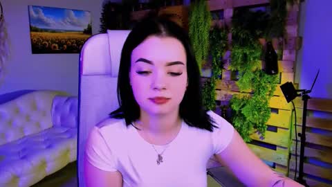 Snapshot of leslierowe chatting on 24, 10, 2025 LeslieRowe online show from 24, 10, 2025