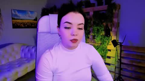 Snapshot of leslierowe chatting on 25, 10, 2025 LeslieRowe online show from 25, 10, 2025