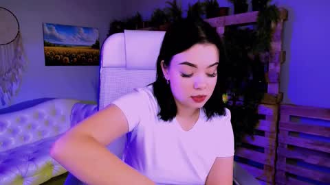 Snapshot of leslierowe chatting on 26, 10, 2025 LeslieRowe online show from 26, 10, 2025