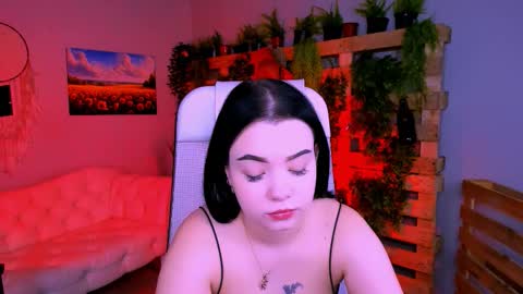 Snapshot of leslierowe chatting on 2, 11, 2025 LeslieRowe online show from 2, 11, 2025