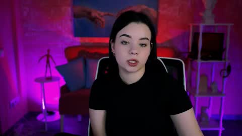 Snapshot of leslierowe chatting on 22, 11, 2025 LeslieRowe online show from 22, 11, 2025