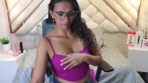 Snapshot of leslyflorez chatting on 23, 1, 2025 Lesly online show from 23, 1, 2025