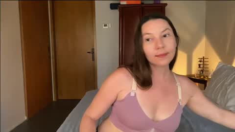 Snapshot of lessya_magic chatting on 5, 4, 2026 lessya_magic online show from 5, 4, 2026