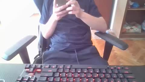 Snapshot of lestaro chatting on 1, 4, 2026 neoglo online show from 1, 4, 2026