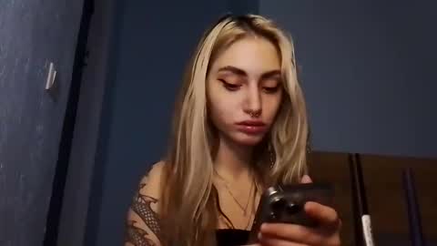 lesyawhite online show from 19, 11, 2025