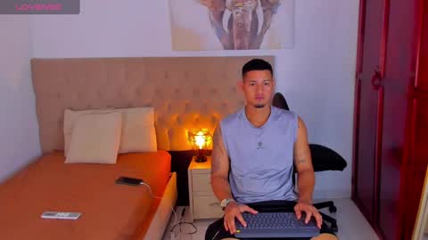 Snapshot of lewishamiltom chatting on 19, 2, 2025 lewis online show from 19, 2, 2025