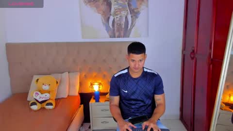 Snapshot of lewishamiltom chatting on 11, 3, 2025 lewis online show from 11, 3, 2025