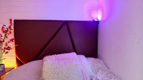 Lexi Howard  online show from 8, 4, 2026