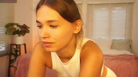 Lexi  online show from 18, 9, 2025