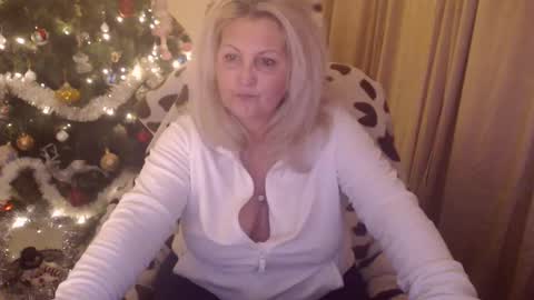 Snapshot of lexxa_blond chatting on 23, 12, 2025 Hannah online show from 23, 12, 2025