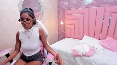 Snapshot of leyla_ebony chatting on 30, 12, 2024 Leyla online show from 30, 12, 2024