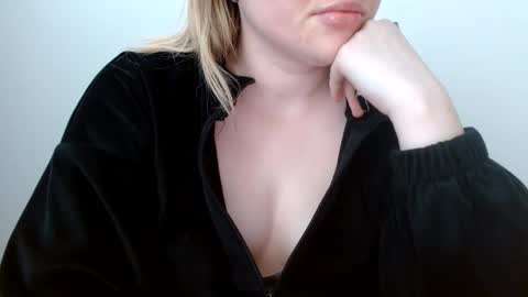 Leyla online show from 3, 6, 2026
