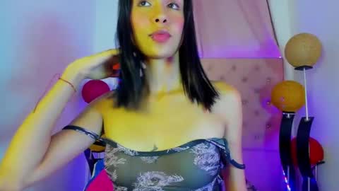 leylastras latina girl slim colombia girlfriends play and pussy lesbians online show from 28, 1, 2025