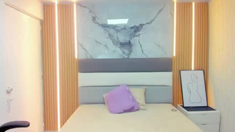   online show from 9, 4, 2026