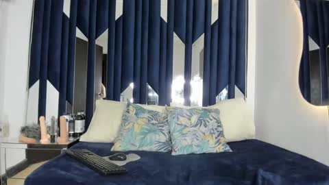 Snapshot of lia2hill chatting on 1, 3, 2025 LiaxHill online show from 1, 3, 2025
