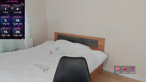 lia_2002_ online show from 12, 4, 2026