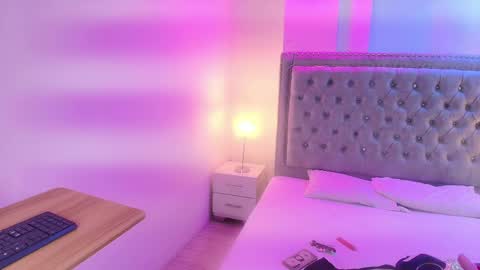 Lia  online show from 23, 4, 2026