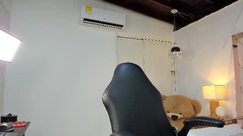 Lia  online show from 11, 7, 2026