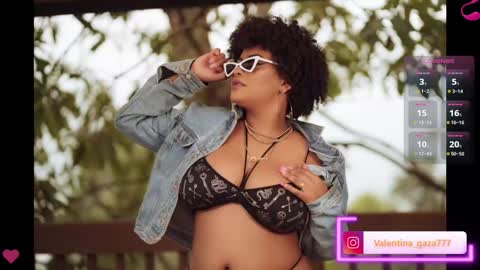 Snapshot of lia_daniiels01 chatting on 6, 2, 2025 V A L online show from 6, 2, 2025