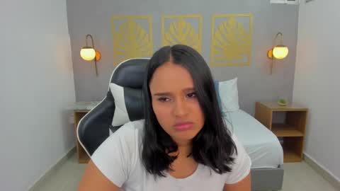 Lia  online show from 28, 2, 2025