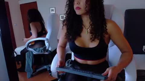 Snapshot of lia_tinez chatting on 17, 7, 2026 Lia online show from 17, 7, 2026