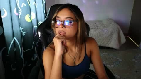 Snapshot of lia_varel chatting on 8, 7, 2026 lia_varel online show from 8, 7, 2026