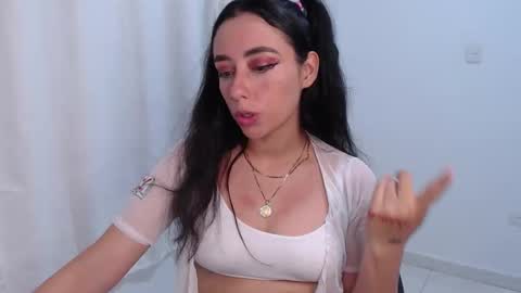Snapshot of liaa_cute_ chatting on 18, 5, 2026 lia online show from 18, 5, 2026