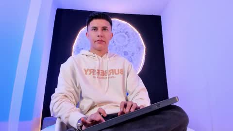 Liam Smith online show from 25, 10, 2025