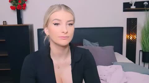 Snapshot of liabeninix chatting on 23, 2, 2026 Lia online show from 23, 2, 2026