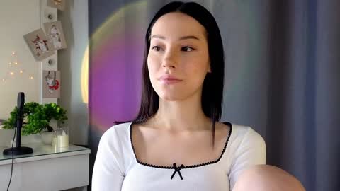 Lia  online show from 4, 12, 2024