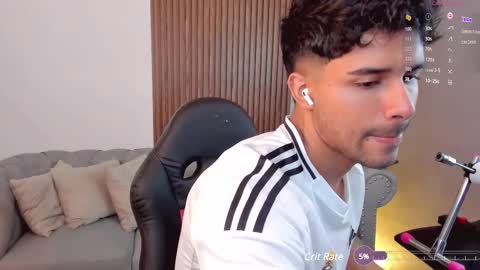 Liam Collins online show from 5, 3, 2025