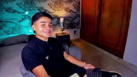 Snapshot of liam_dustin chatting on 19, 5, 2026 Liam online show from 19, 5, 2026