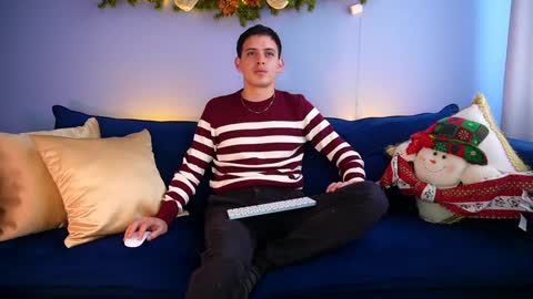 Snapshot of liam_enzho chatting on 17, 12, 2024 Liam online show from 17, 12, 2024