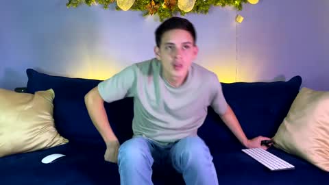 Snapshot of liam_enzho chatting on 29, 12, 2024 Liam online show from 29, 12, 2024