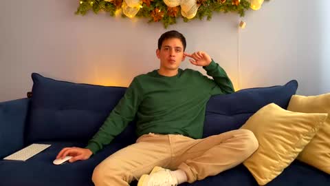 Snapshot of liam_enzho chatting on 29, 12, 2024 Liam online show from 29, 12, 2024