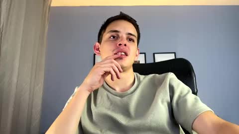 Snapshot of liam_enzho chatting on 14, 2, 2025 Liam online show from 14, 2, 2025